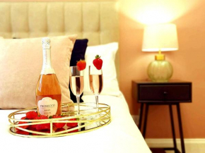 Splash of Colour Bournemouth Sleeps 4 Free Parking